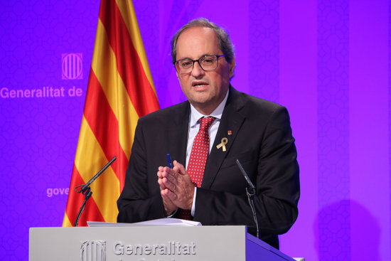 Catalan president Quim Torra speaks to the press on September 25 2018 (by Jordi Bataller)
